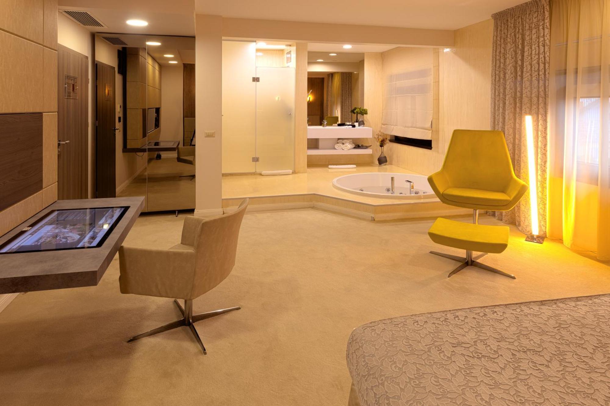 Hotel Vila Class Satu Mare Dış mekan fotoğraf